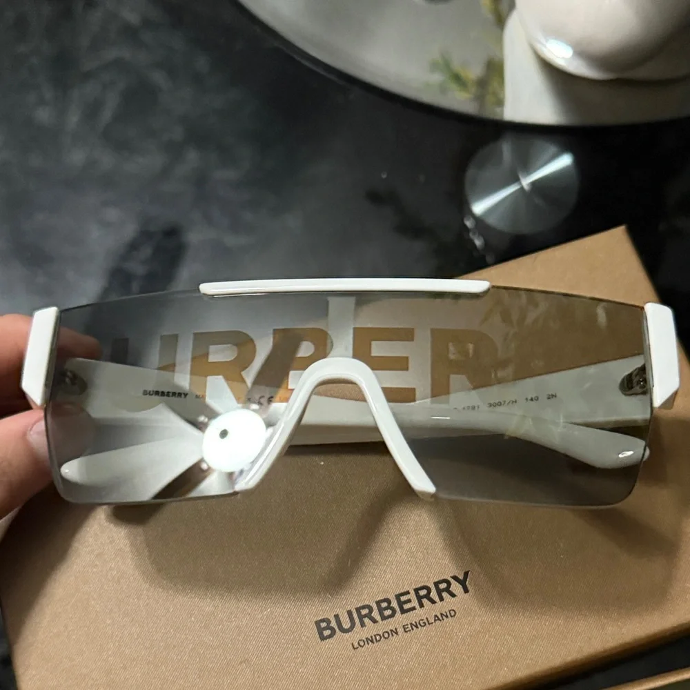 Burberry Sunglasses with Brown Case - Picture 3 of 6